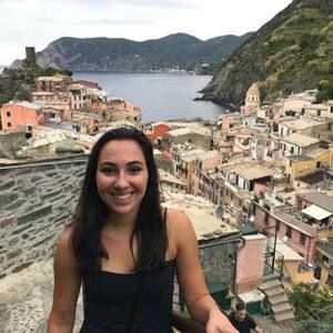 Meet your Posher, Caroline